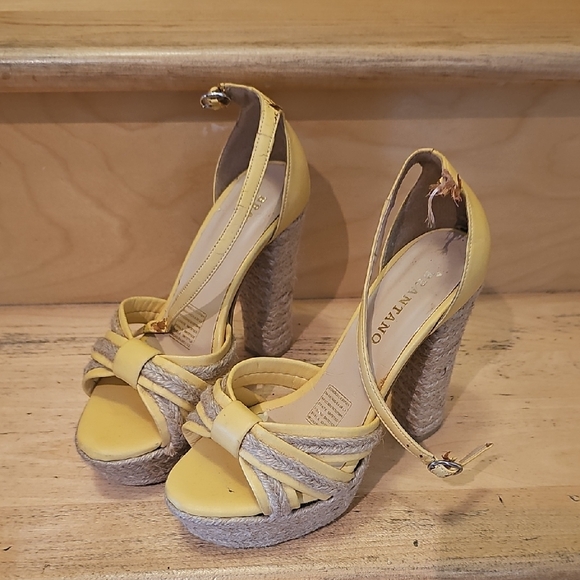 FREE - Broken Strap - Yellow Platform Sandals with Strappy Details - Picture 1 of 6